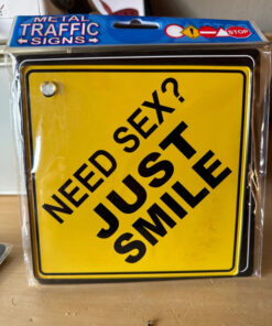 Metalskilt med sugekop. 14x13 cm